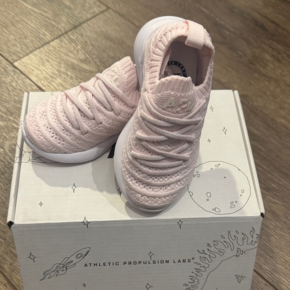 APL Kids Techloom Wave Light Pink Sneakers (NEW in Box)
